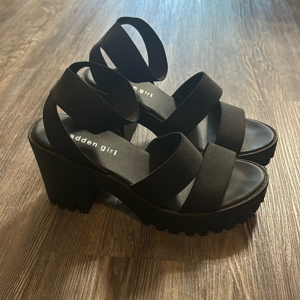 STEVE MADDEN STRAPPY HEELS